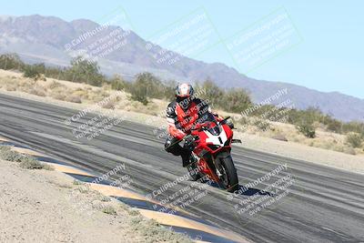 media/Dec-04-2025-Racers Edge (Thu) [[5ebc9f124d]]/3-B Group/3-Session 2 (Turn 7 Inside)/